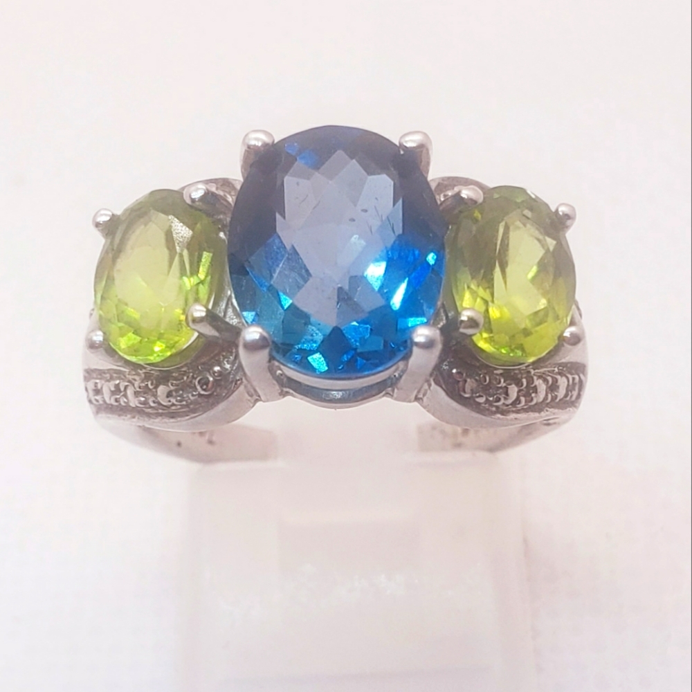 Clyde Duneier designer signed Vintage Genuine London Blue Topaz and Peridot ring